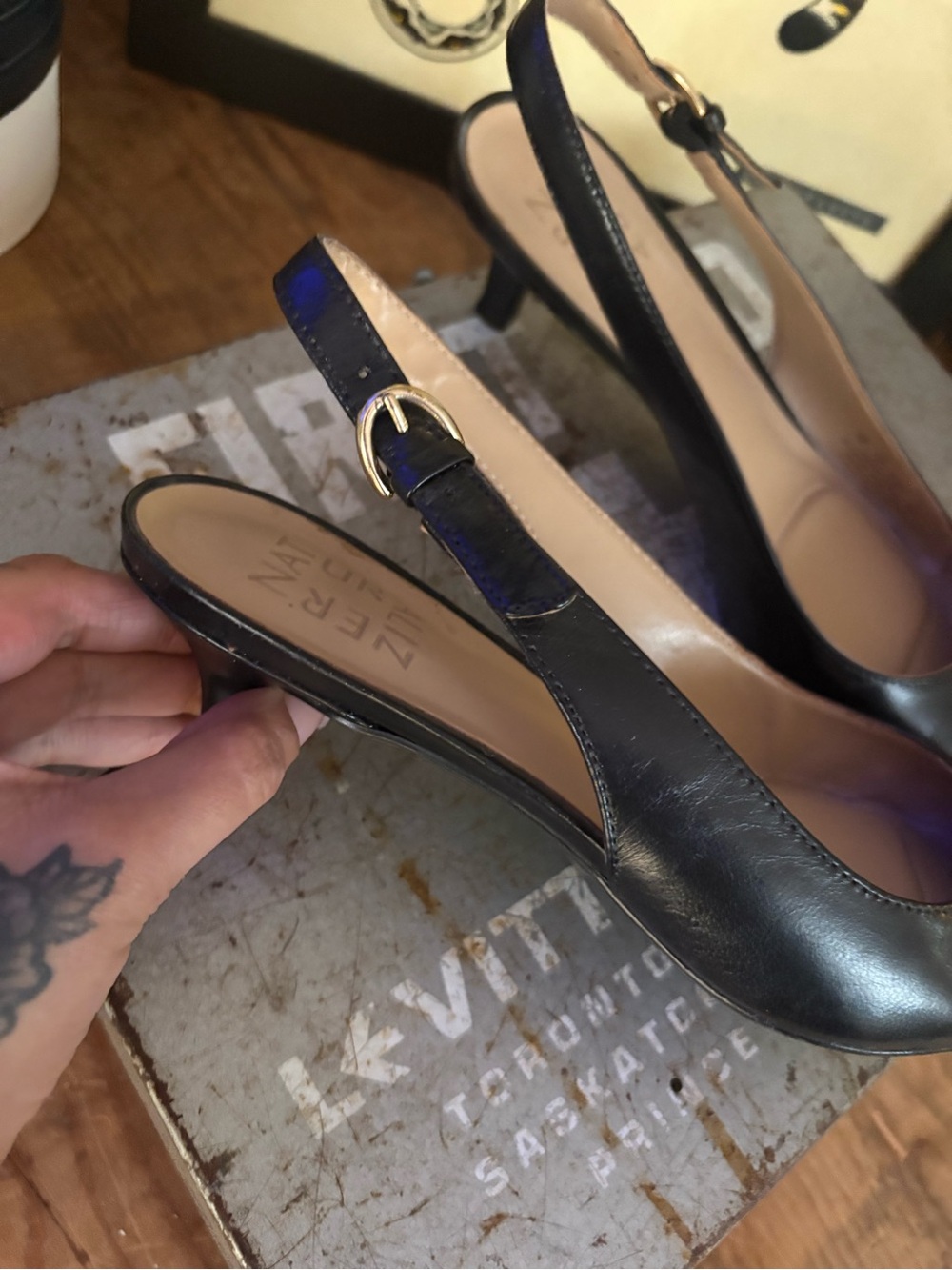 Naturalizer Black Pointed Slingback Kitten Heels - Picture 7 of 7